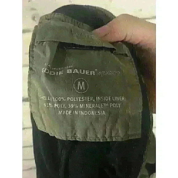 Eddie Bauer Sports Mens Size M Green Shorts Drawstring with Pockets - Picture 3 of 5